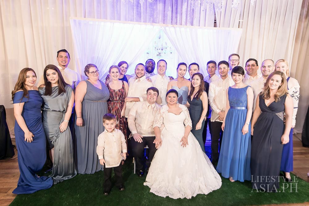 The happy couple with their bridesmaids and groomsmen