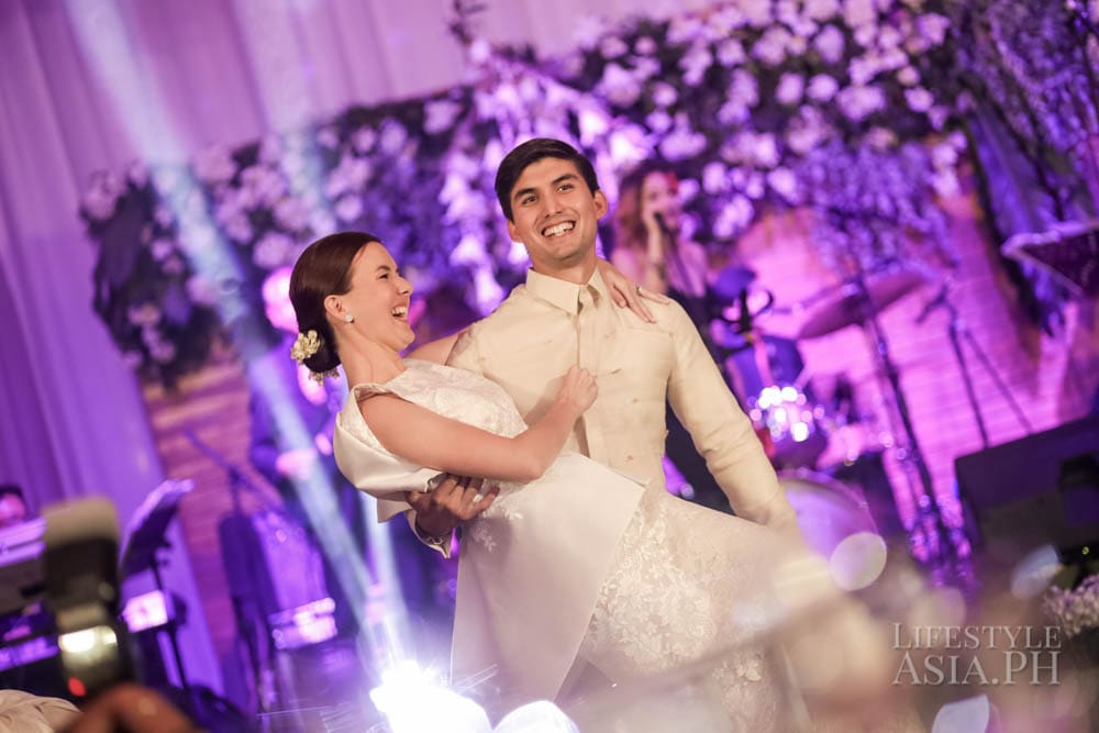 The couple's first dance