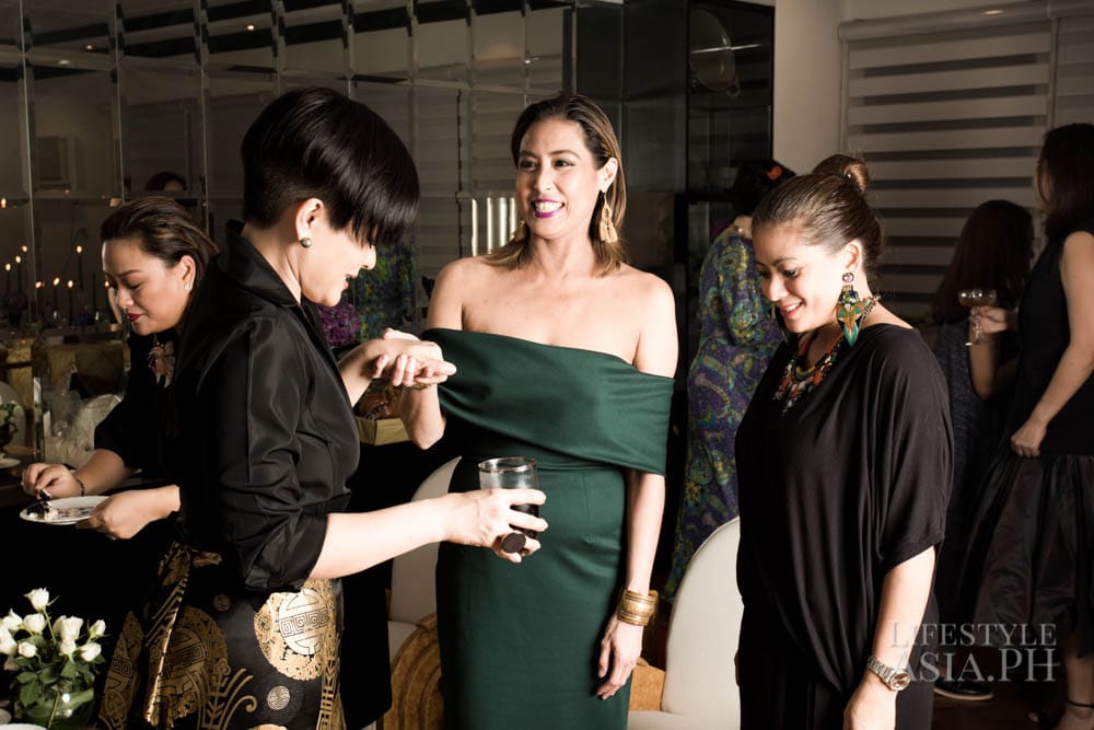 Francesca Colayco, Vicky Abary