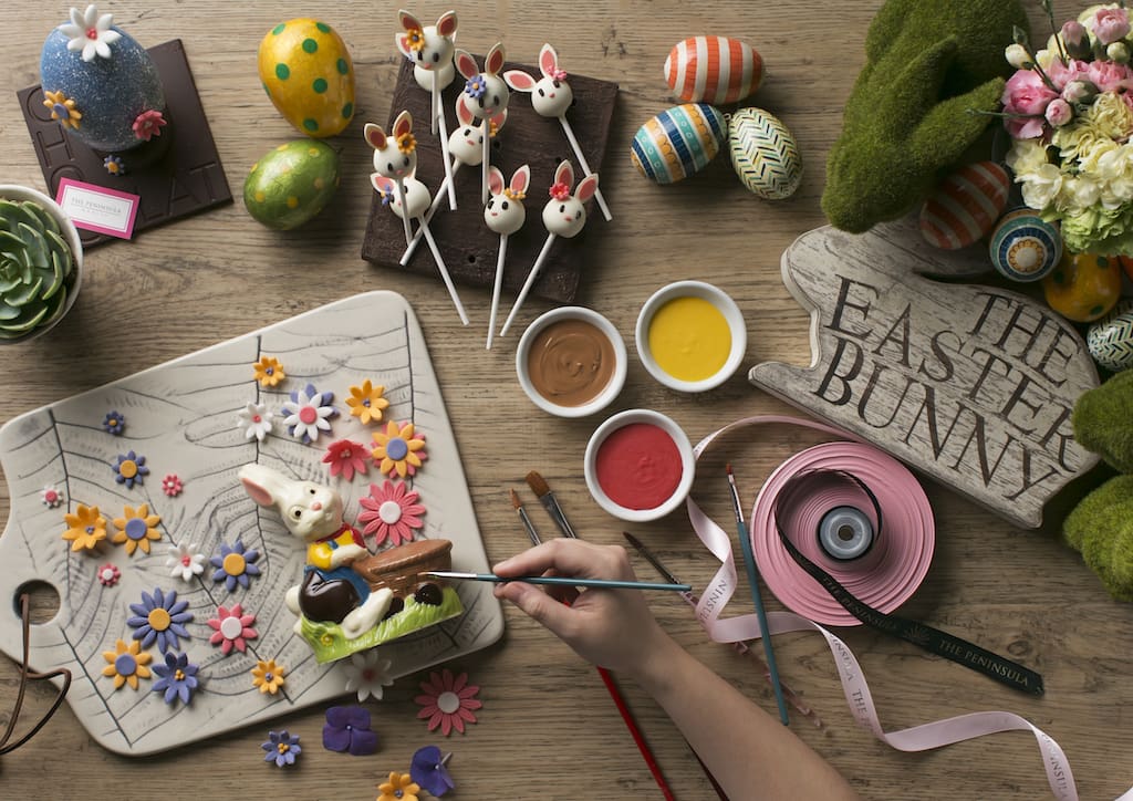 The Peninsula Secret Easter Garden activity include many fun games such as Easter egg hunts, Lego toys, crafting making, canvas and egg painting, and Easter egg and bunny doll making.