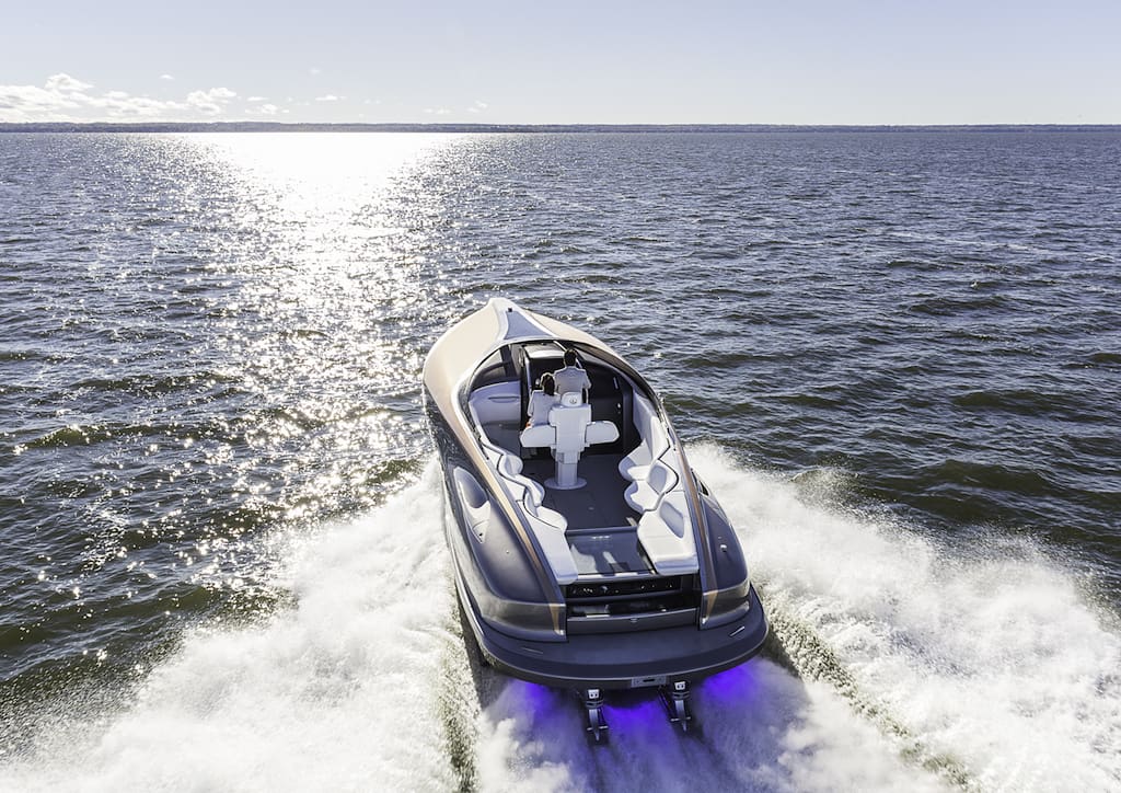 The new Lexus sports yacht was well received at the Japan International Boat Show in Yokohama, winning the Special Award for Boat of the Year