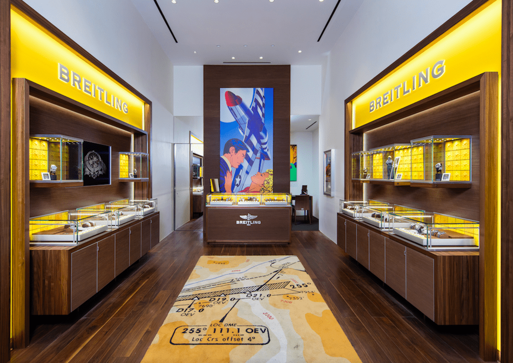 The walls are adorned by pop art paintings by New York City-based artist Kevin T. Kelly, who was commissioned to recall the brand’s rich heritage with aviation through colorful postmodernist murals