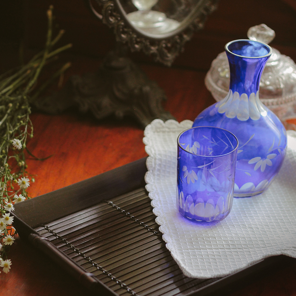 Bamboo Tray and Crochet-edge waffle Trayliner by Milvidas