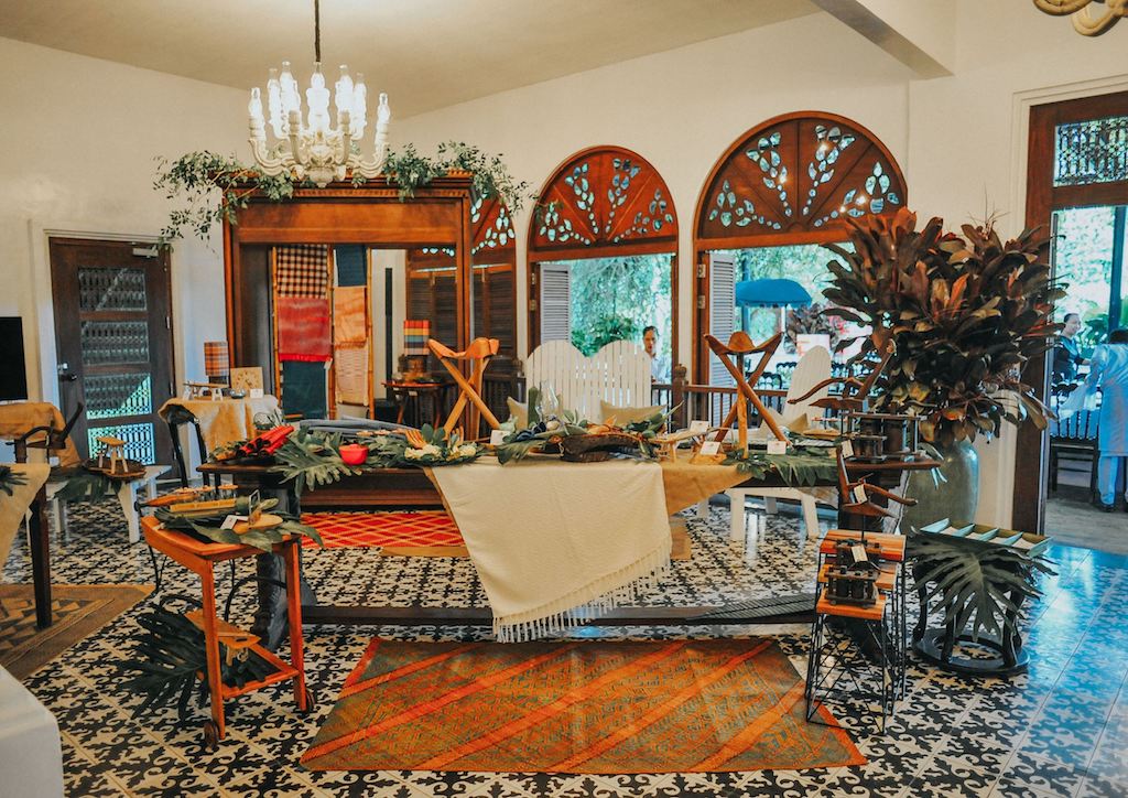 Table setting and cocktails by Antonio’s Tagaytay