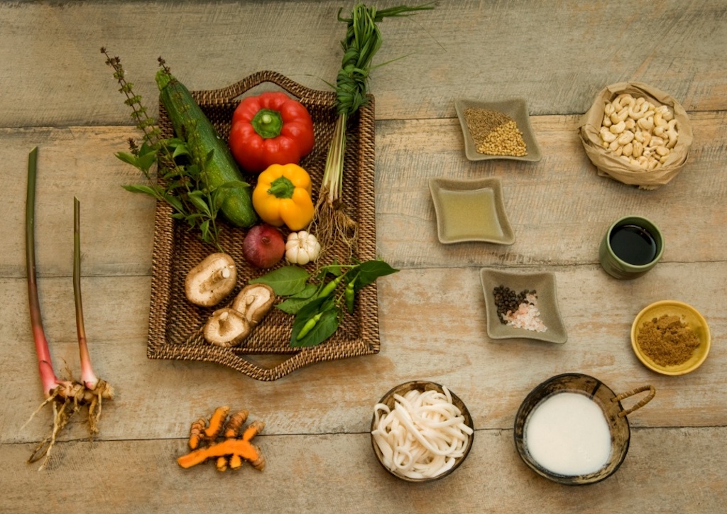 Young Coconut Noodles with Green Curry Sauce ingredients