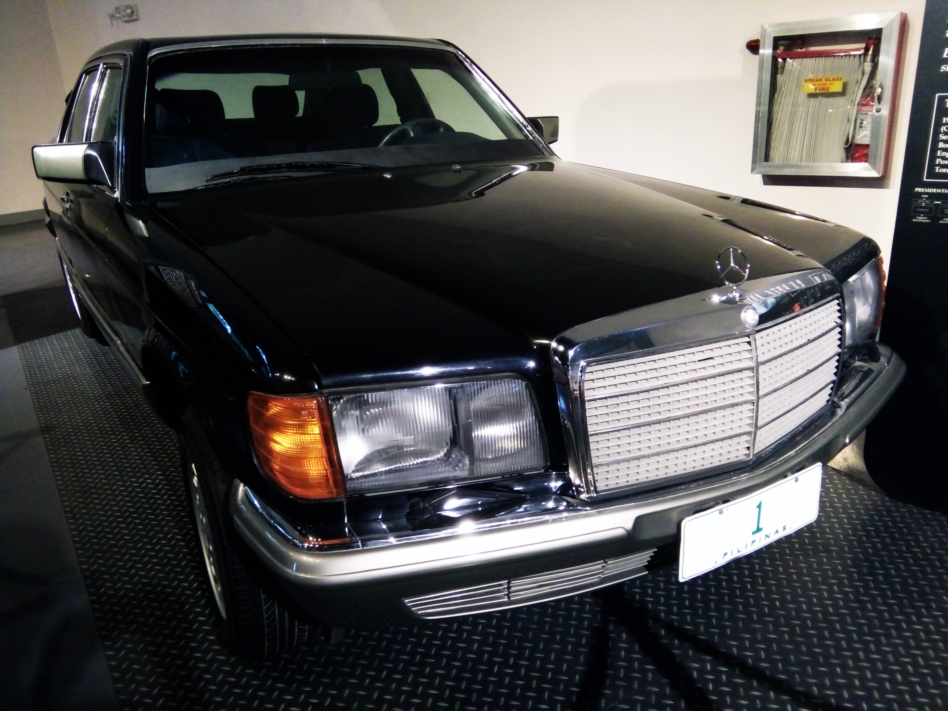 Corazon C. Aquino (1986-1992) - 1986 Mercedes-Benz 500SEL