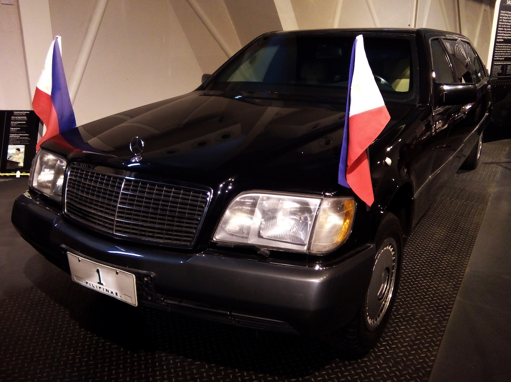 Gloria Macapagal-Arroyo (2001-2010) - 1993 Mercedes-Benz S600 Limousine V140