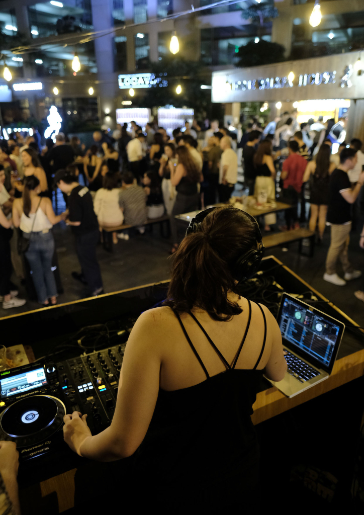 The beats of Jess Milner accompanied guests throughout the evening