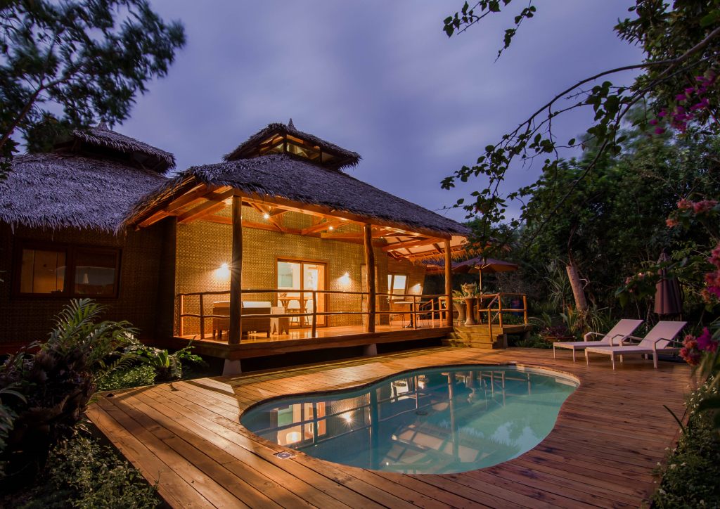 Private balcony and dipping pool in the Honeymoon Villa of Donatela
