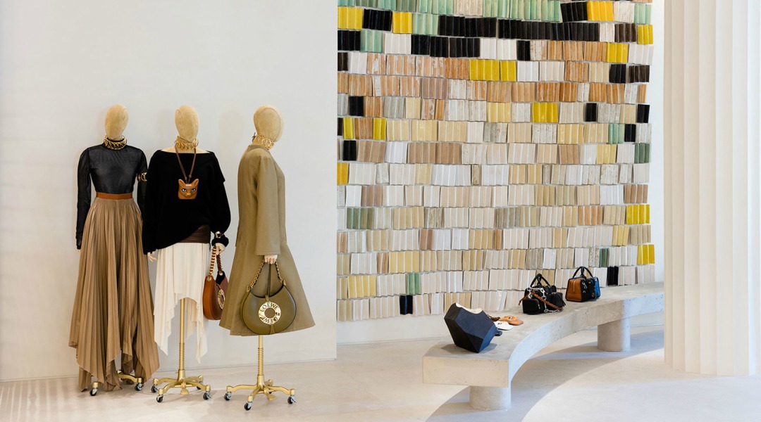 three mannequins in modern Spanish clothes