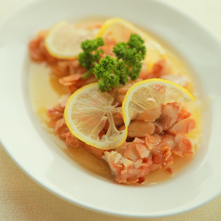 Deep-Fried Boneless Chicken in Lemon Sauce at Lung Hin