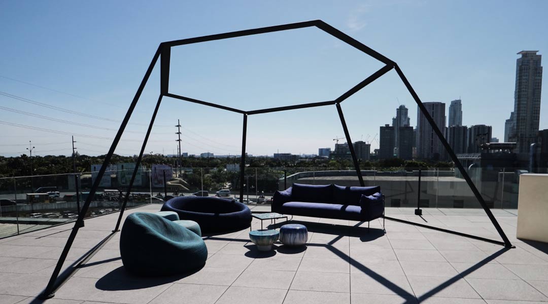 Kuysen cushions and fixtures