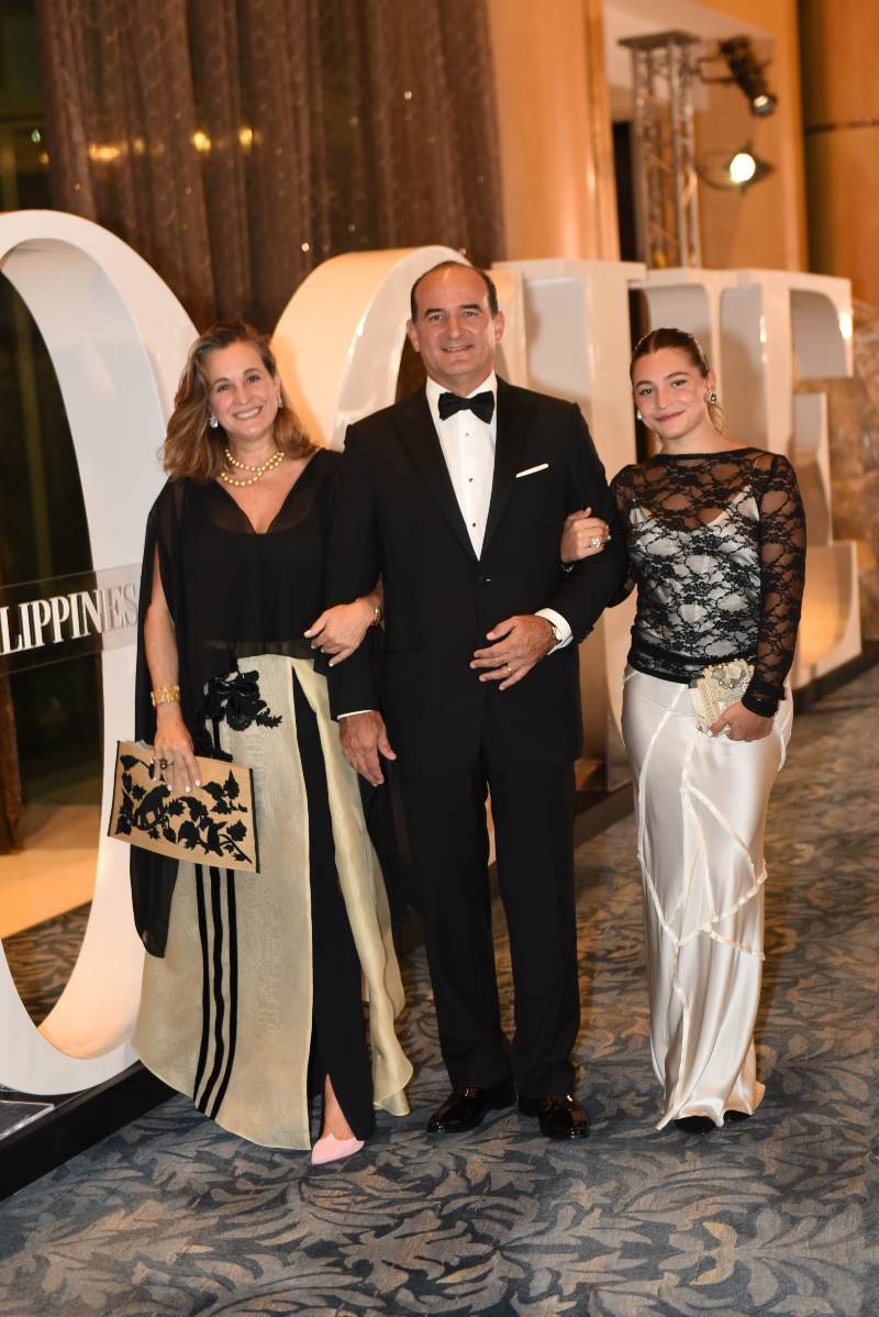 Sofia Elizalde, Francisco Patxi Elizalde Jr, and Beatriz Elizalde 