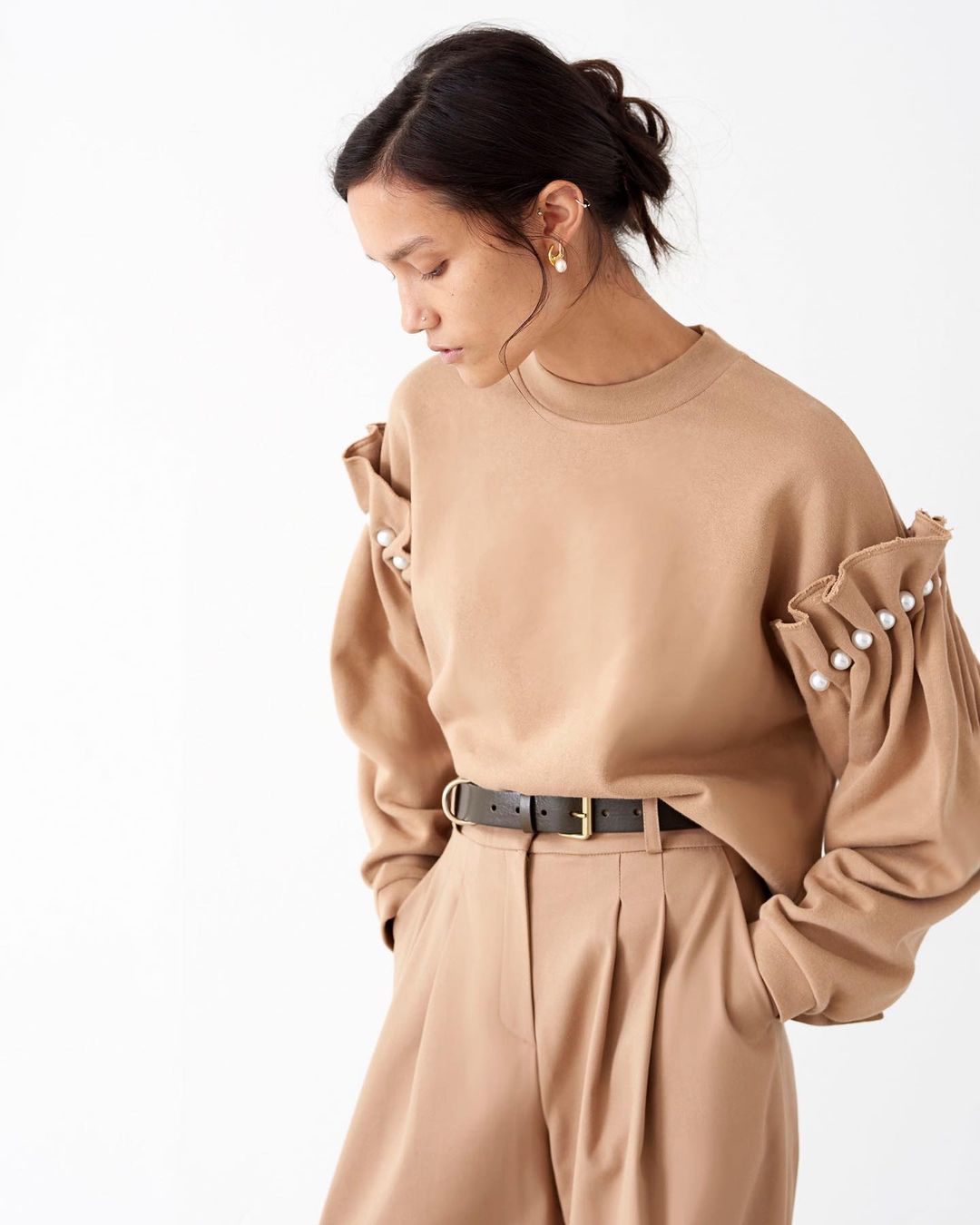 Sustainable fashion Mother of Pearl