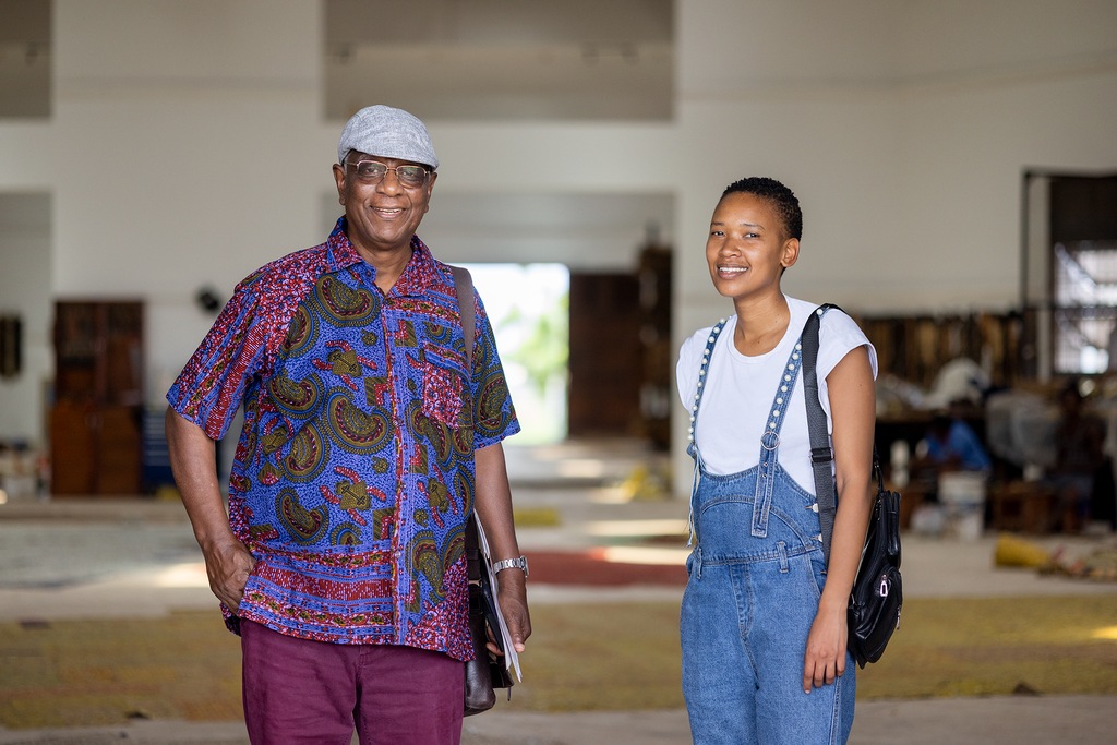 Visual arts mentor El Anatsui and protégée Bronwyn Katz