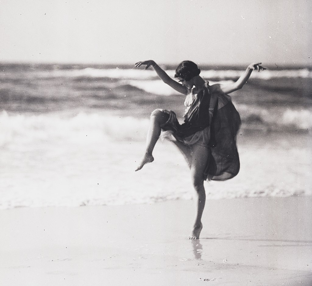 American dancer Isadora Duncan was a favorite muse of BenCab