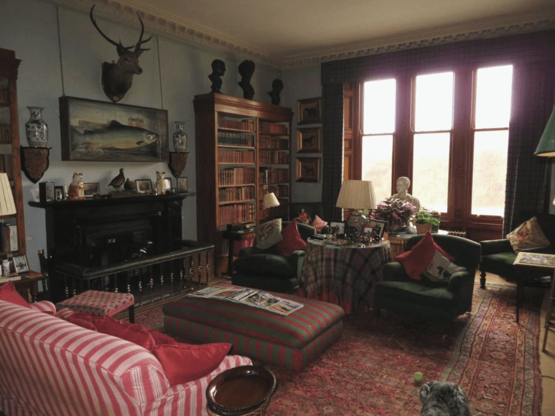 Photo from the Savills UK brochure