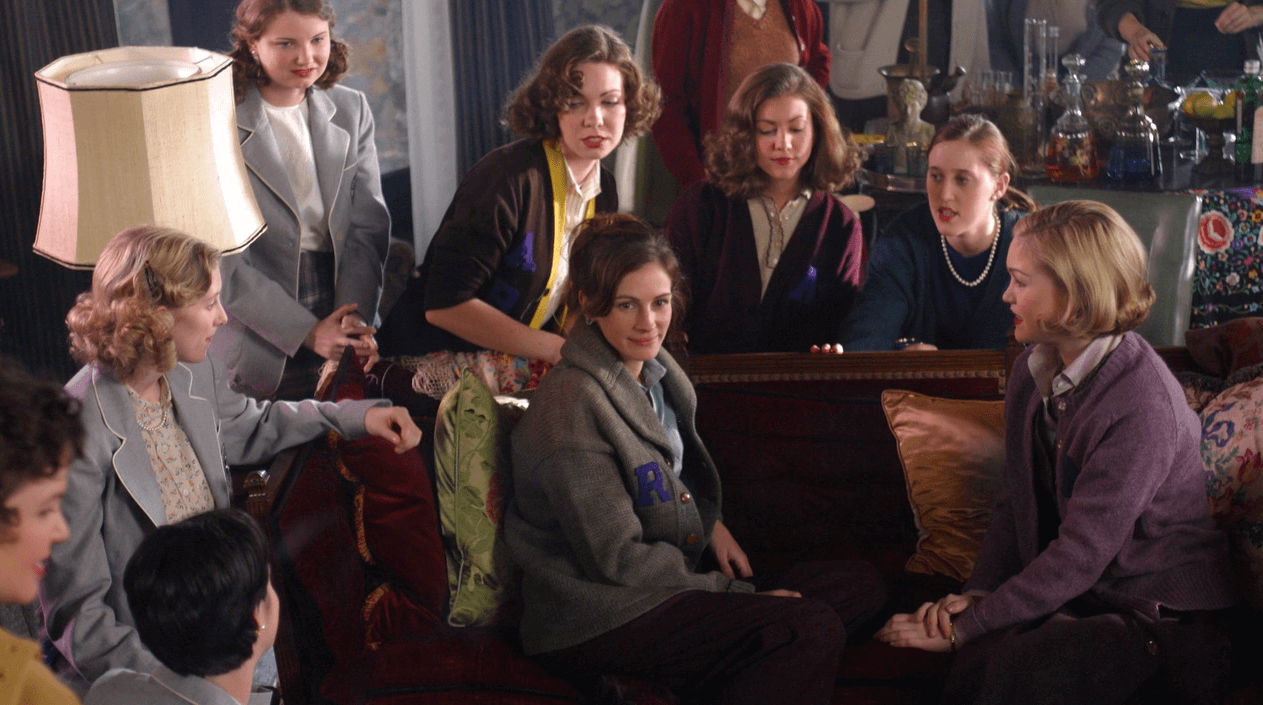 Mona Lisa Smile shows the general preppy style worn by women in elite universities