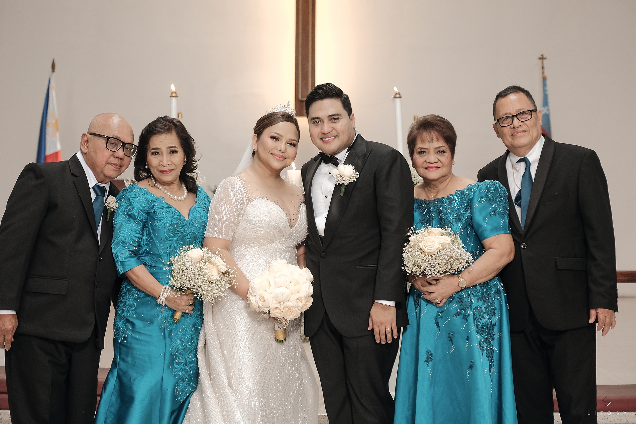 Alex Asuncion and Melanie Sumalinog with family