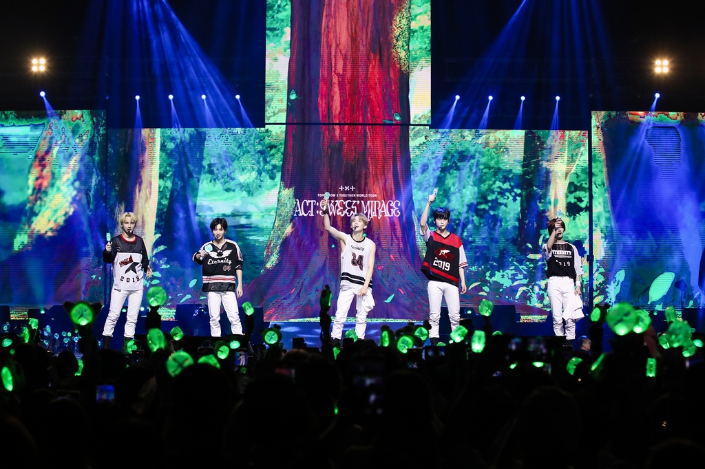 Tomorrow X Together at the Philippine Arena