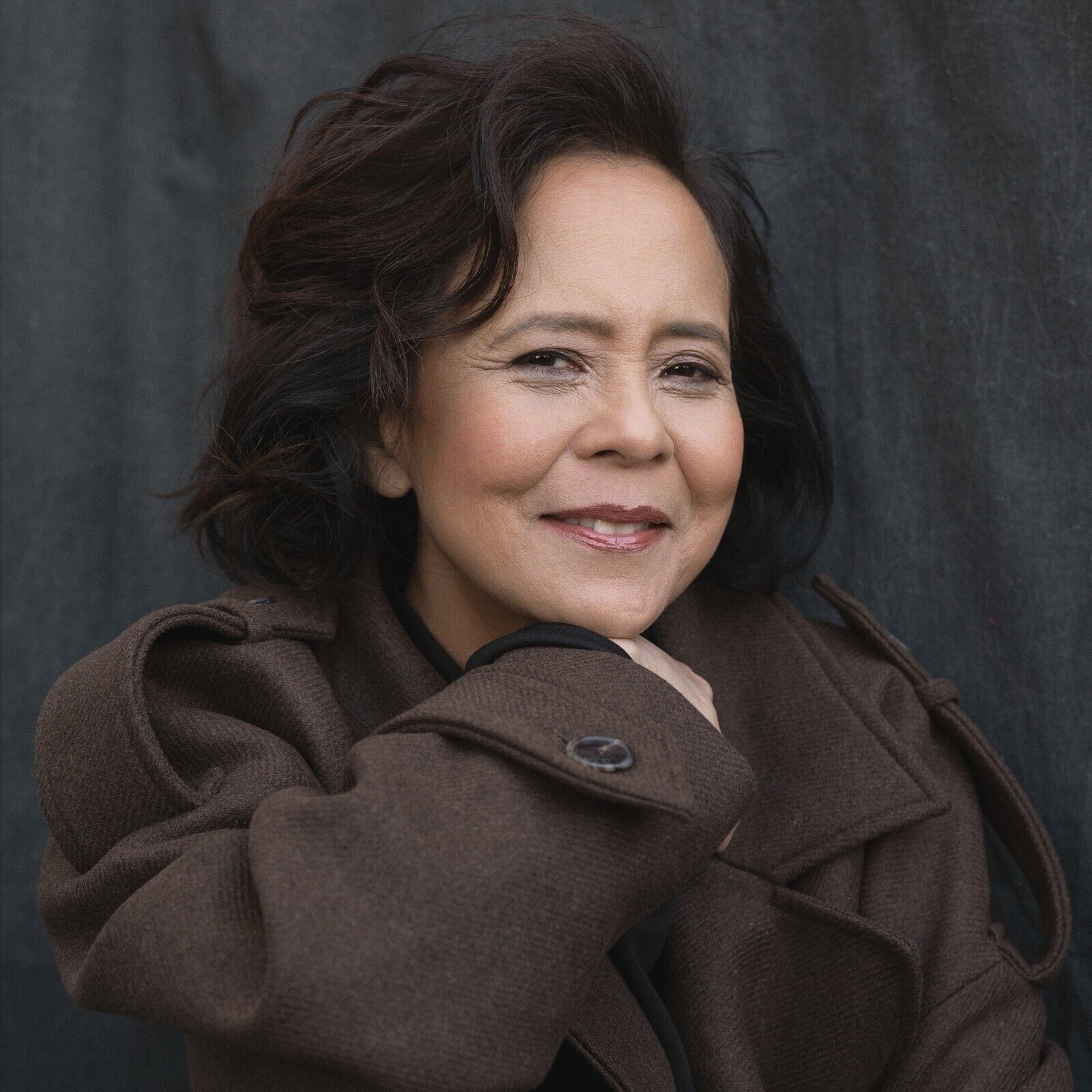 Go on a one night bar crawl with Dolly de Leon