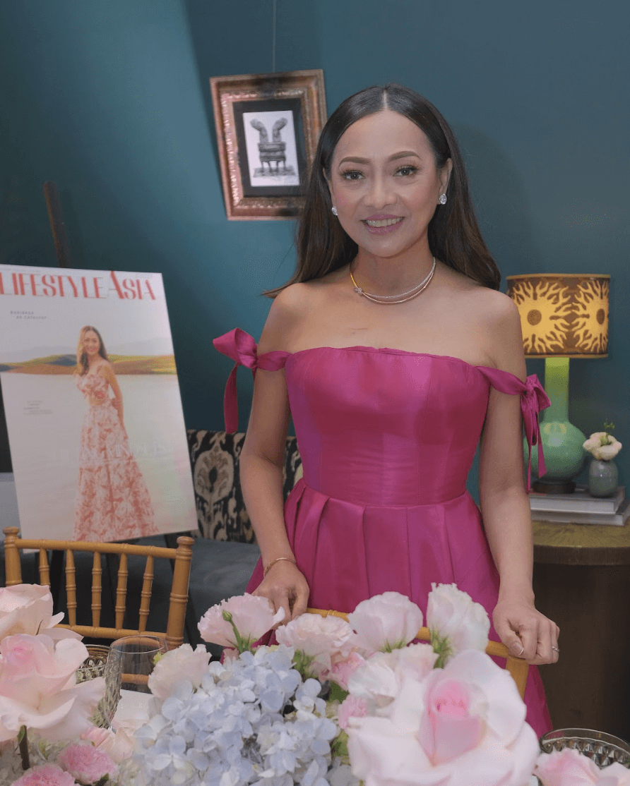 Pinky Tobiano donning an all pink ensemble