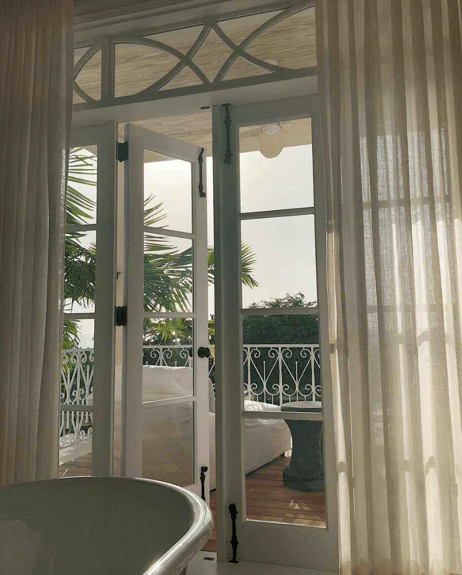 Kylie Jenner posted this on Instagram with a caption "be you, do you, for you.."