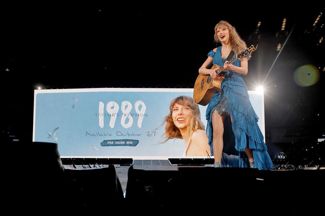 Taylor Swift announcing 1989 Taylor’s Version release in Sofi Stadium