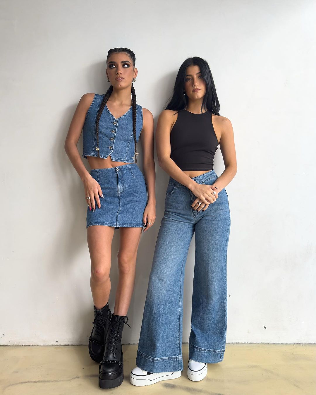 Sisters Charli and Dixie D'Amelio