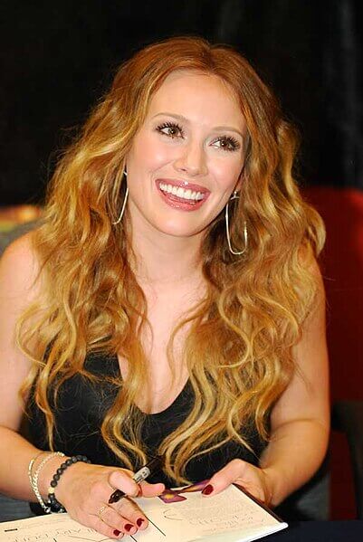 Hilary Duff signs copies of her fiction book at Anderson Book Shop in Naperville, IL, USA on October 16, 2010.