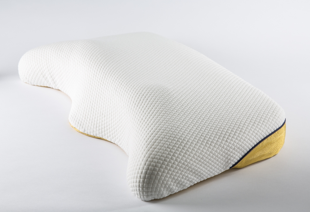 Another view of the Tailormade Pillow “Gold Edition,” which van der Hilst makes through 3D scanning and algorithms