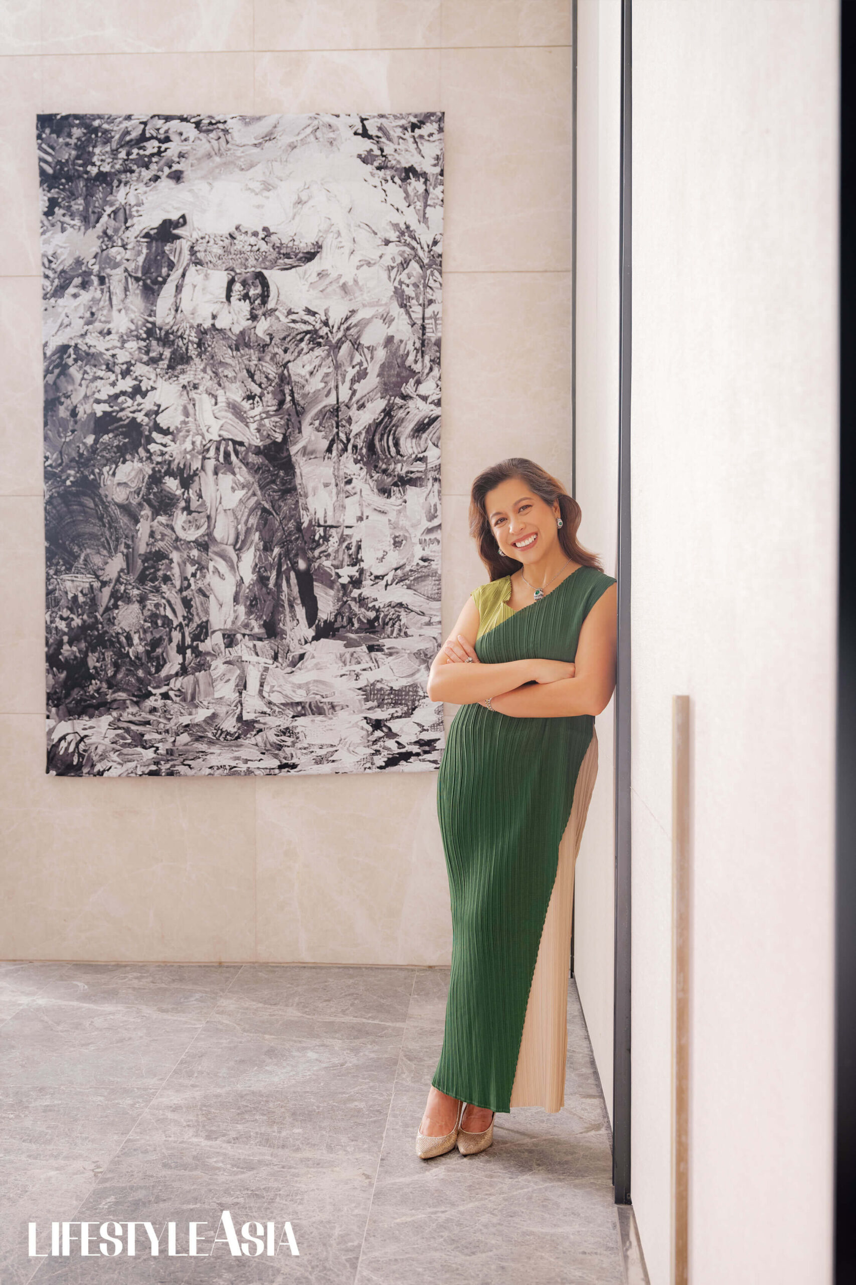 Tricolor pleated dress, ADOLFO DOMINGUEZ, Emerald cabochon earrings and pendant, JJ JIAO JEWELRY.
