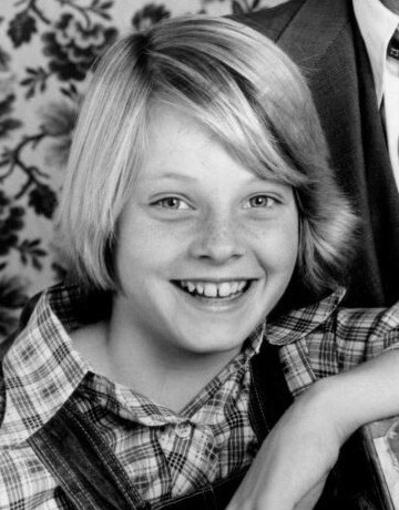 Publicity photo of child actress Jodie Foster promoting her role on the 1974 television series Paper Moon.