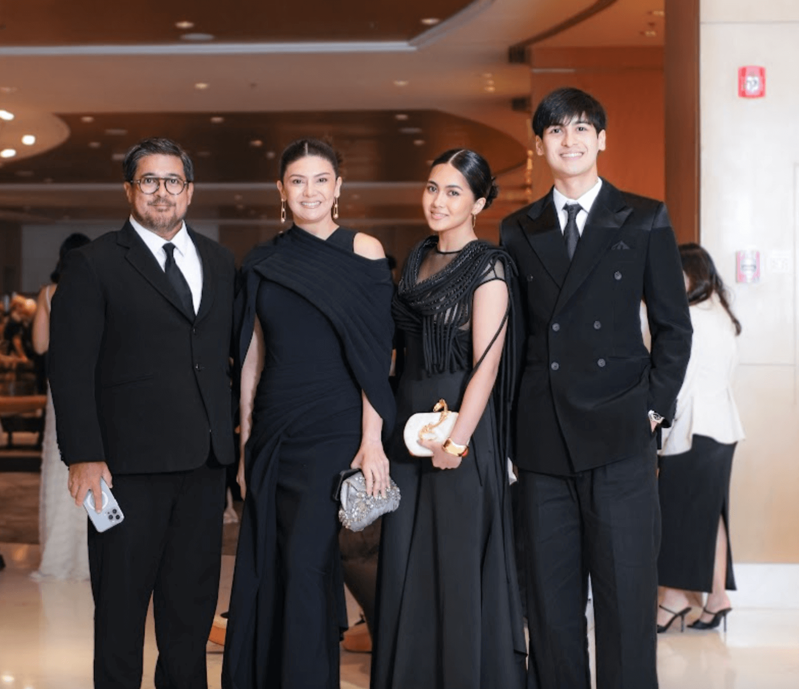 Aga and Charlene Muhlach together with their twins, Atasha and Andres.