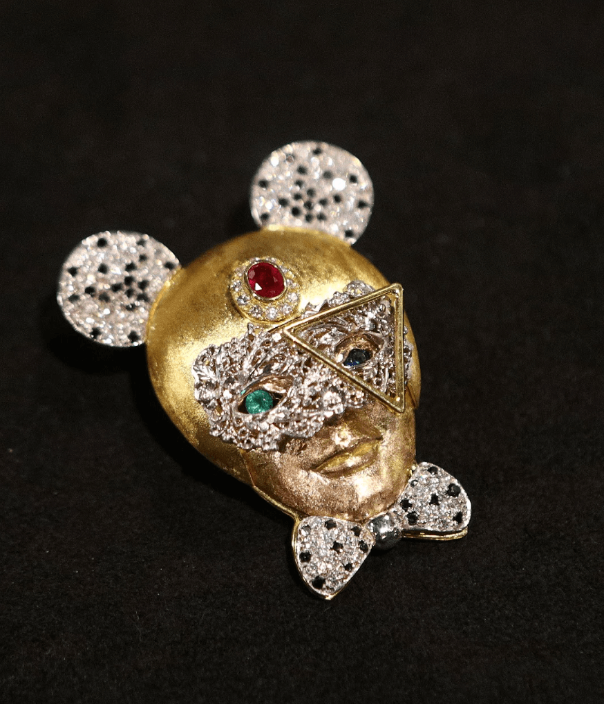 Mardi Gras Piña Lace Mask