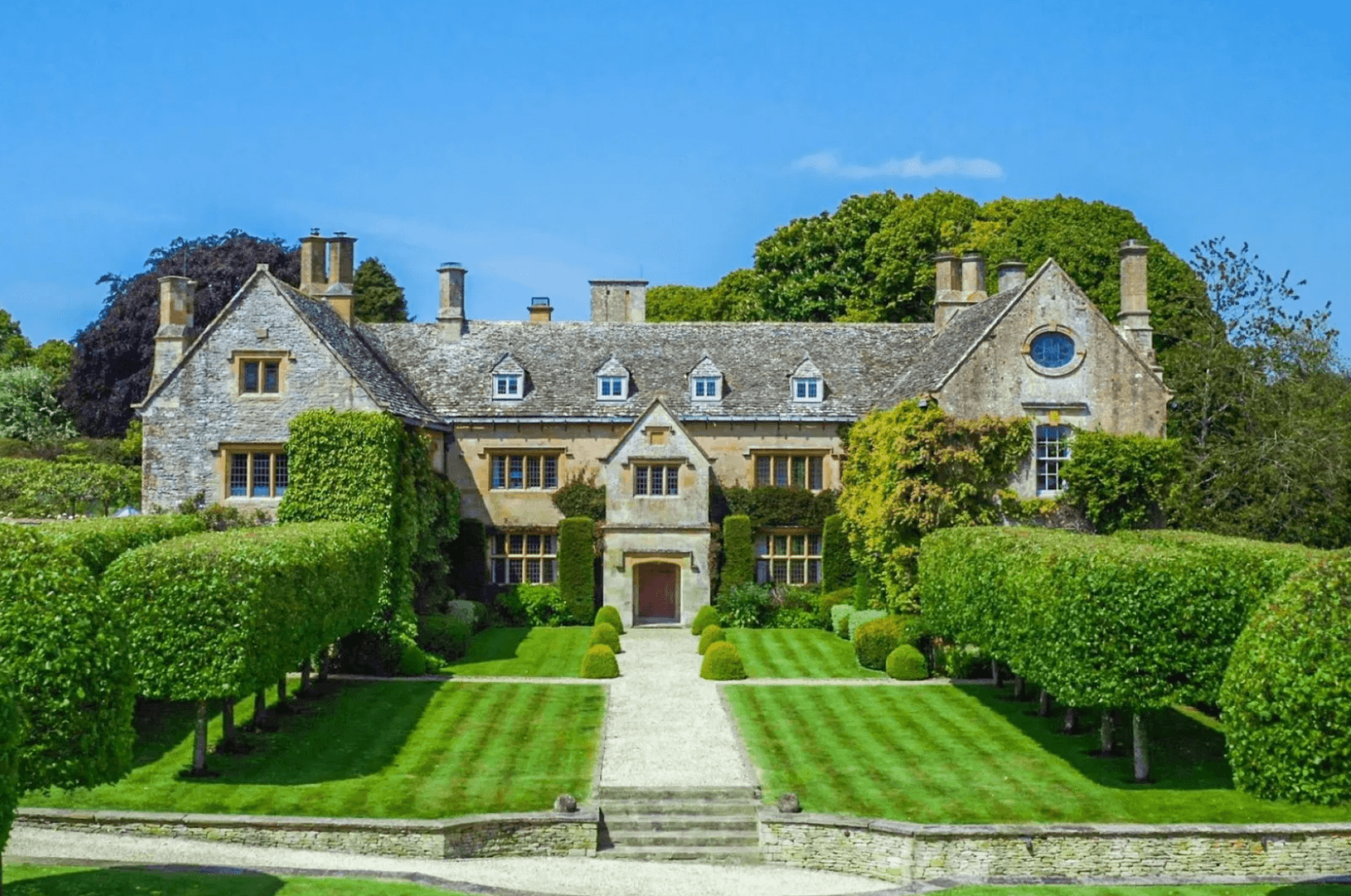 The Cotswolds Hawling Manor House