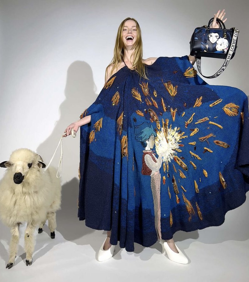 A one-piece and bag with more scenes from the movie