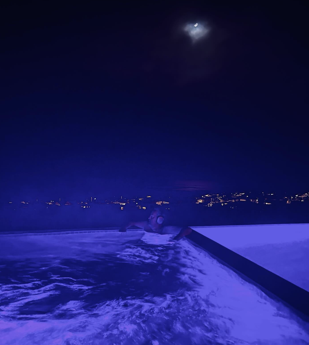 Matthew Perry IG photo hot tub