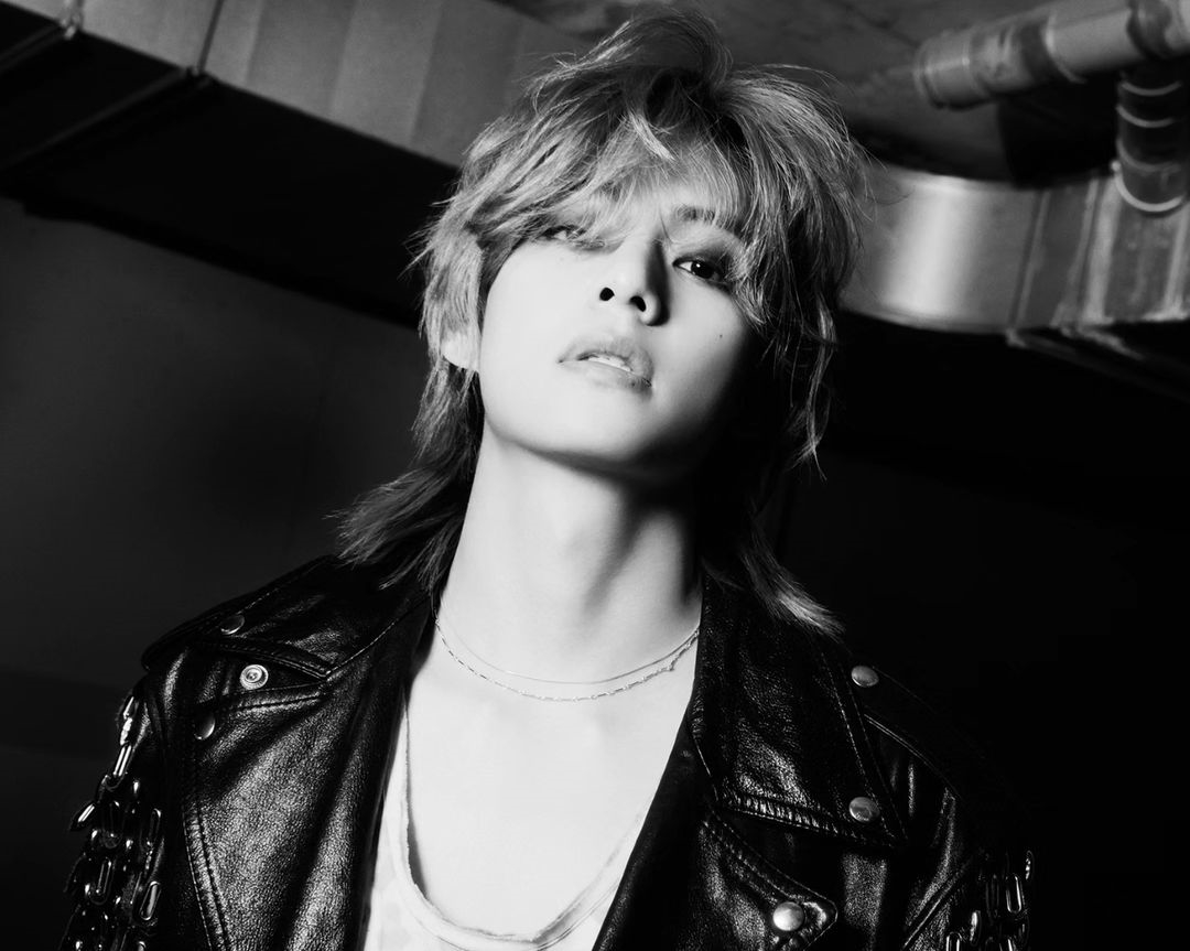 V's solo debut album "Layover"