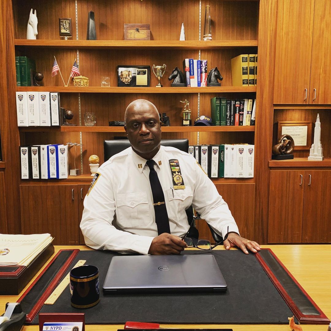 Andre Braugher on the set of Brooklyn Nine-Nine
