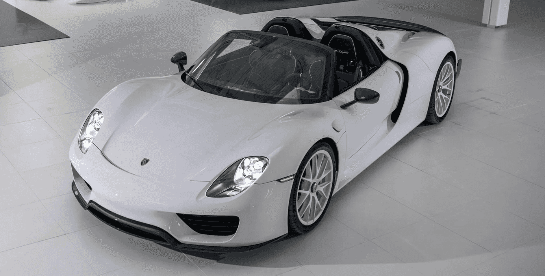 The 2015 Porsche 918 “Weissach” Spyder with serial number 656