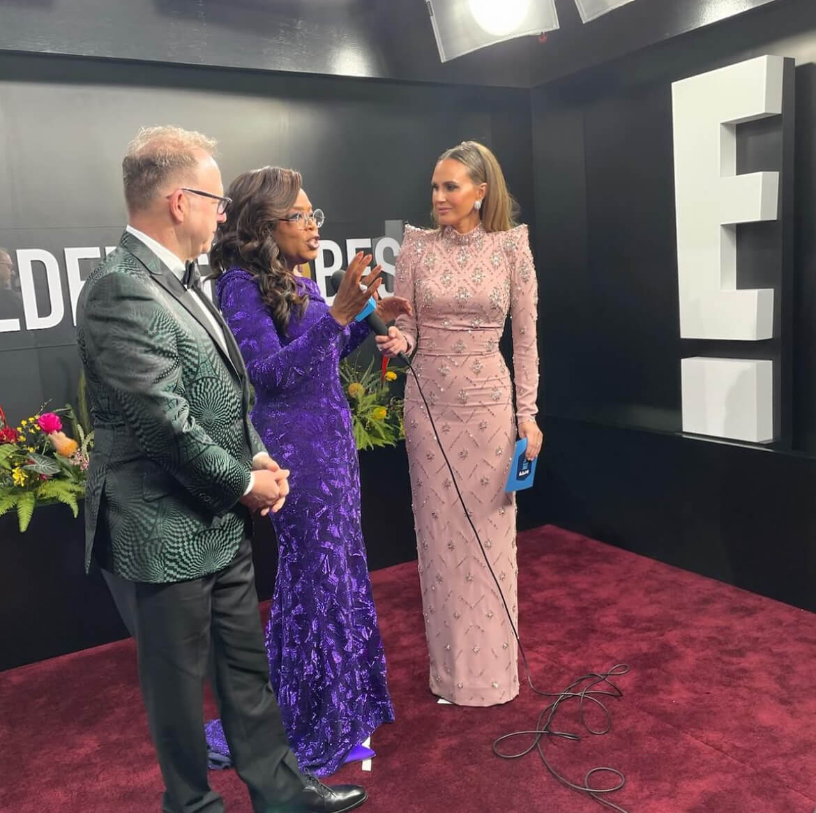 Despite the unexpected hiccup, Knight remains a professional, seamlessly continuing with interviews as stars line up, with no sign of a mini-meltdown.