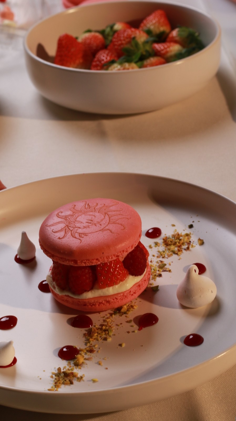 Ispahan: Raspberry, Strawberry, Lychee, Rose