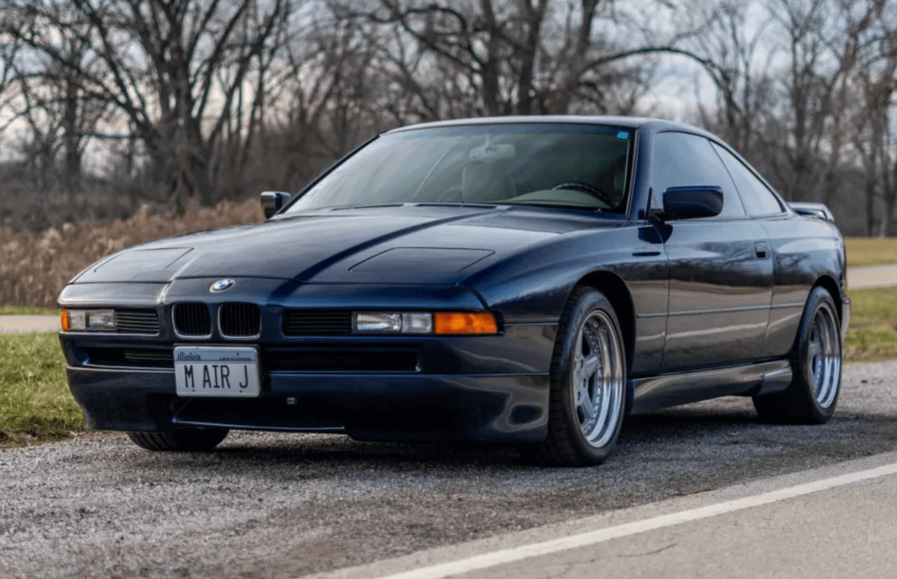 Draped in the elegant Mauritius Blue Metallic, the car not only exuded elegance but also flexed its mechanical muscles. It features a 5.0L V12 engine and a slick six-speed manual transmission.