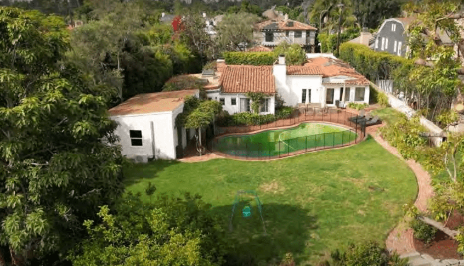 The complete view of the Marilyn Monroe Residence