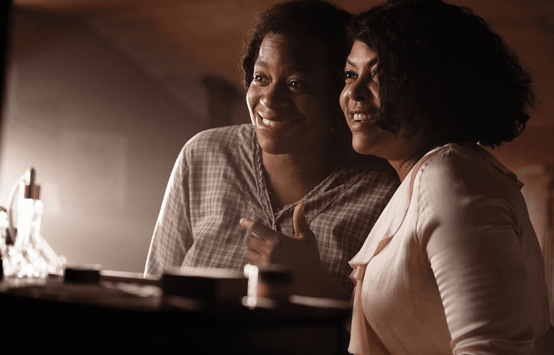 Fantasia Barrino and Taraji P. Henson stars as Celie and Shug