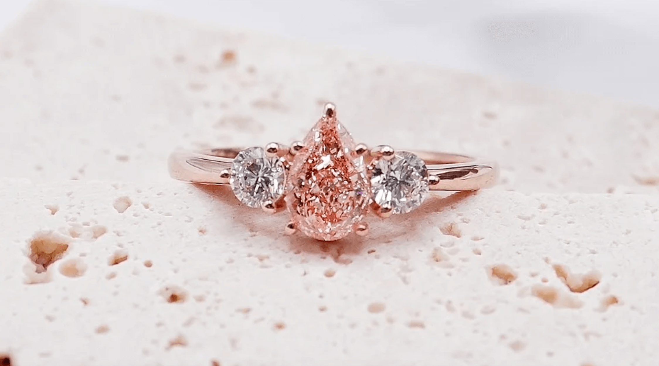 Siena Rosé with a 1ct Pear Cut Pink Lab Diamond