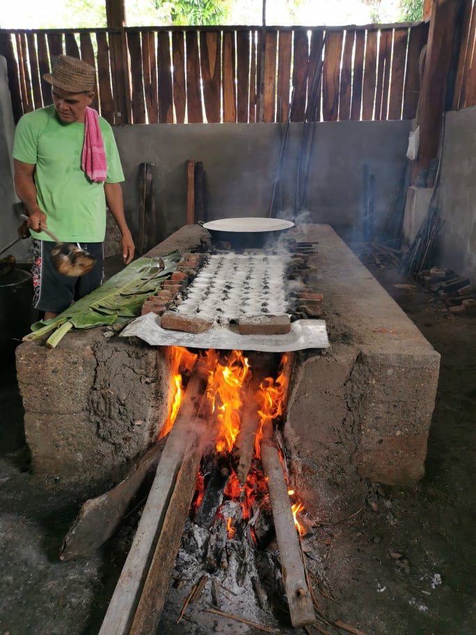 Salt makers pay attention to the process