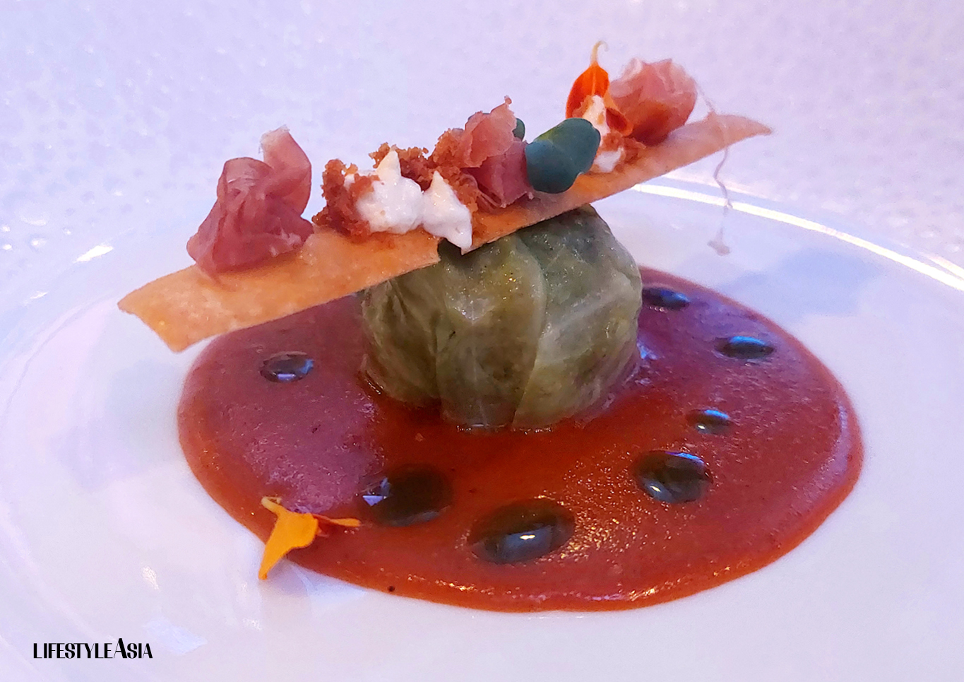 House Ground Wagyu, Jamon Tomato Emulsion, Pancetta Powder