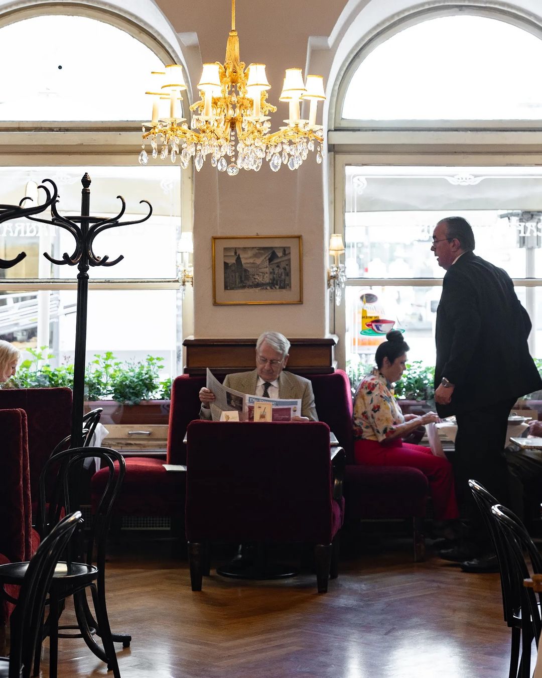 Cafe Landmarks: 5 Historical Coffee Shops Around The World